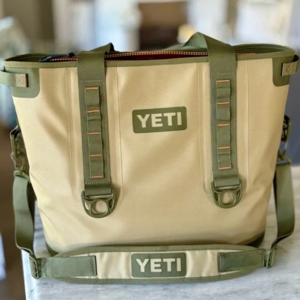 Yeti Hopper 30 Cooler Tote